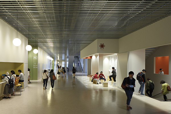 Interior concourse of the Osaka Ibaraki Campus